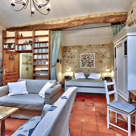 De L'abbe Rambaud Semesterbostad